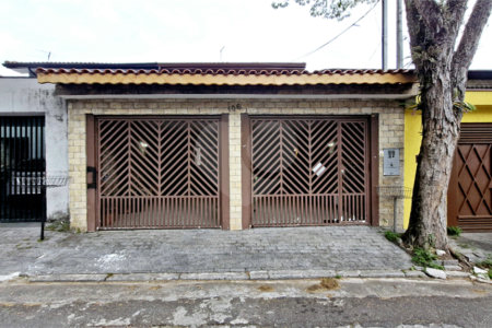 Sobrado à venda com 3 quartos, sendo 1 suíte, em Alto da Boa Vista, São Paulo, SP