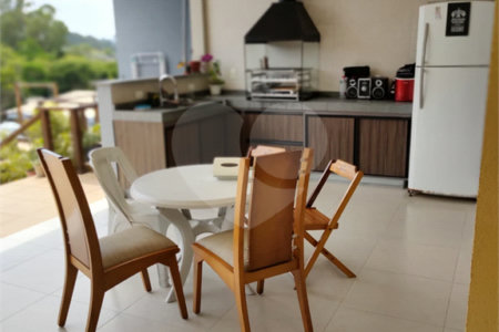 Casa à venda com 4 quartos, sendo 2 suítes, no condomínio Residencial Villaggio Paradiso, Itatiba - SP