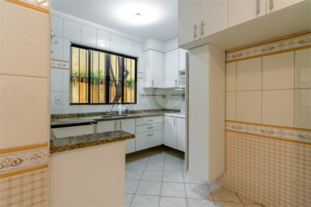 Casa à venda com 3 quartos, sendo 1 suíte, em São Judas, São Paulo, SP