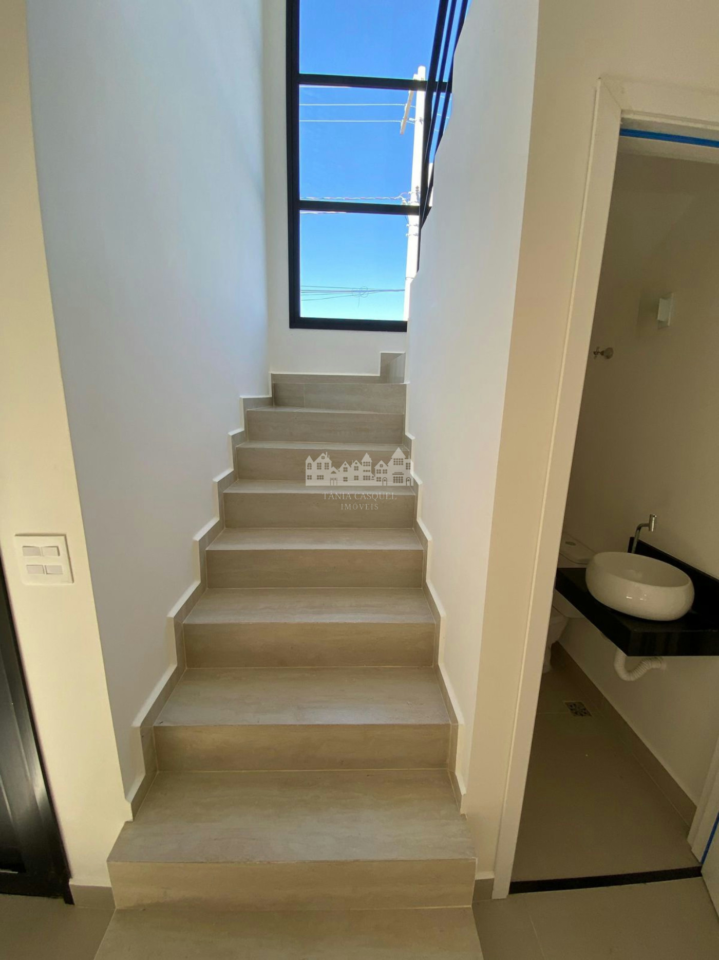 Casa à venda com 3 quartos, sendo 1 suíte, em Vila Petrópolis, Atibaia, SP