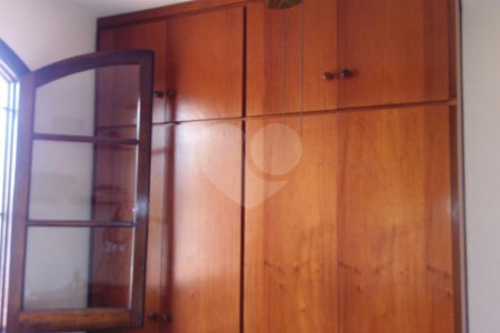Sobrado à venda com 3 quartos, sendo 1 suíte, em Jardim Aeroporto, São Paulo, SP
