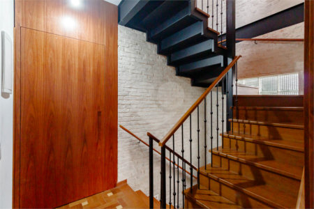 Casa à venda com 3 quartos, sendo 2 suítes, em Jardim América, São Paulo, SP
