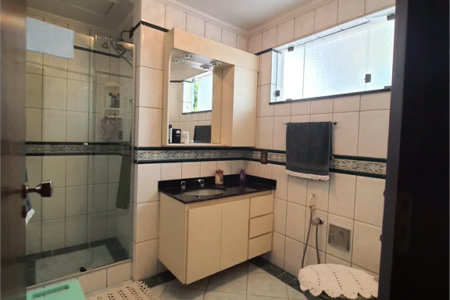 Sobrado à venda com 3 quartos, sendo 1 suíte,  em Jardim Rizzo, São Paulo, SP
