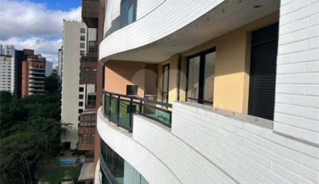 Apartamento à venda com 3 suítes em Vila Suzana, São Paulo, SP