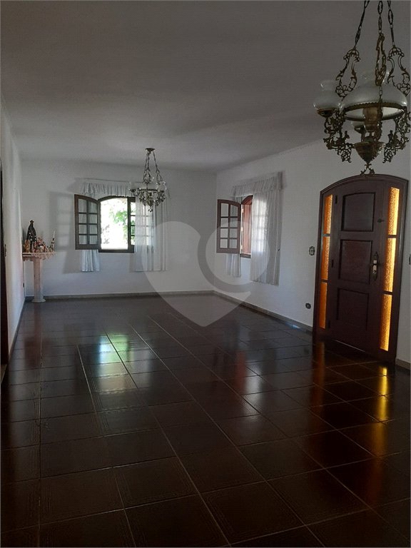 Casa à venda com 3 quartos, sendo 1 suíte, no Centro, Vinhedo, SP