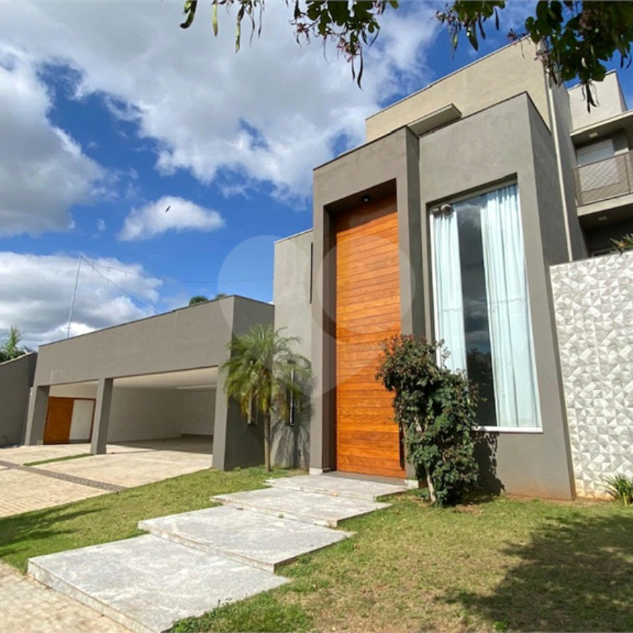 Casa à venda com 4 suítes no condomínio Portal Horizonte, Bragança Paulista - SP