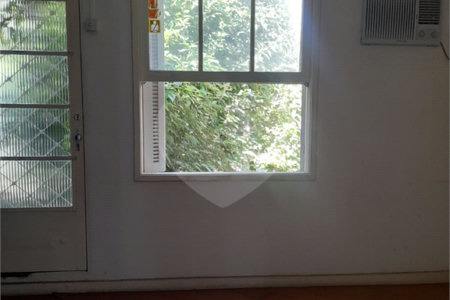 Sobrado à venda com 3 quartos, sendo 1 suíte, em Vila Mariana, São Paulo, SP