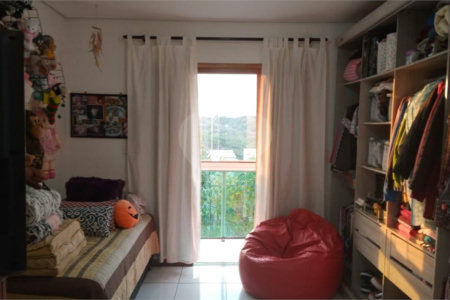 Casa à venda com 3 quartos, sendo 1 suíte, no condomínio Alcides Moreira, São Paulo - SP