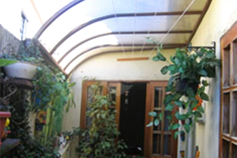 Casa à venda com 4 quartos, sendo 1 suíte, no condomínio Conselheiro Moreira de Barros, São Paulo - SP