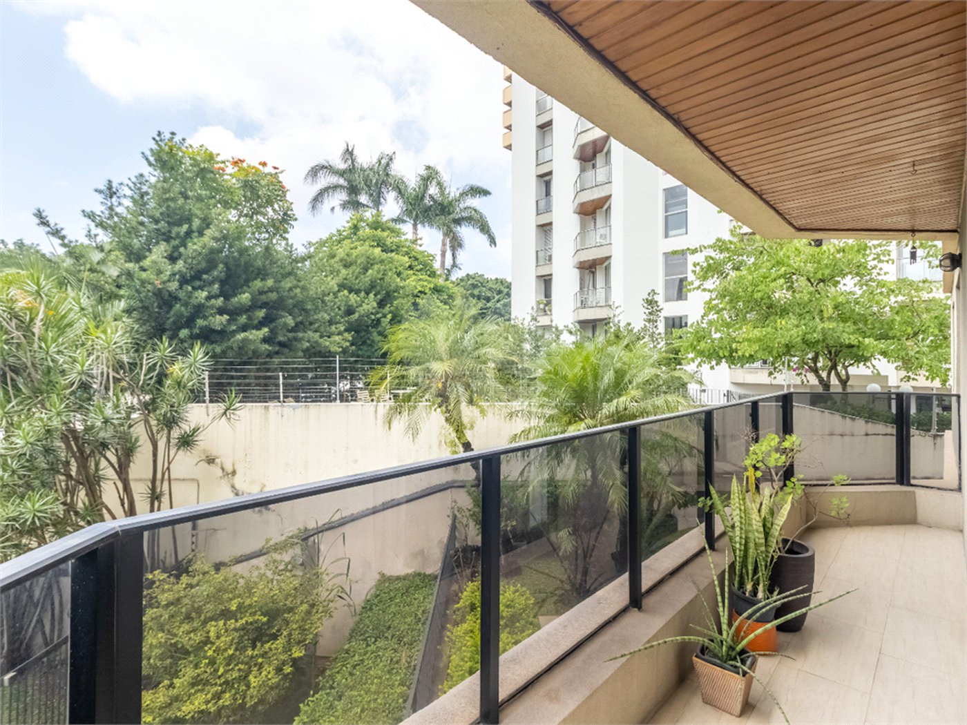 Apartamento à venda com 3 quartos, sendo 1 suíte,  em Vila Clementino, São Paulo, SP