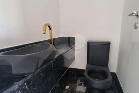 Apartamento à venda com 3 suítes em Moema, São Paulo, SP