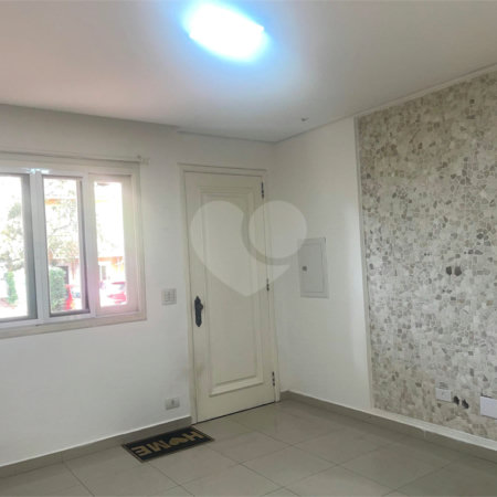Casa à venda com 3 quartos, sendo 1 suíte,  no condomínio Vilagio Viccino, São Paulo - SP