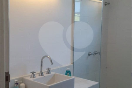 Casa à venda com 4 suítes no condomínio Vila Inglesa, Atibaia - SP