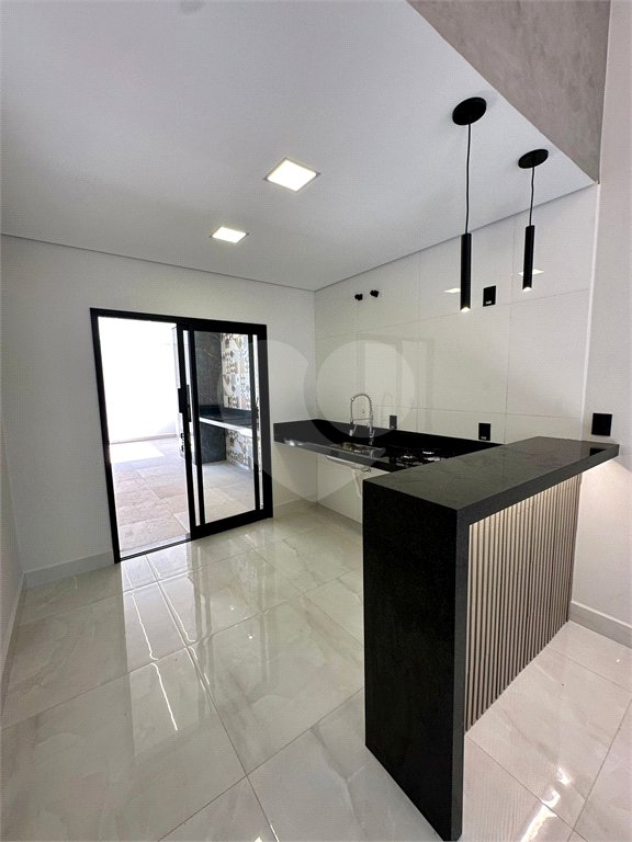 Casa à venda com 3 quartos, sendo 1 suíte, no condomínio Horto Florestal Villagio, Sorocaba - SP