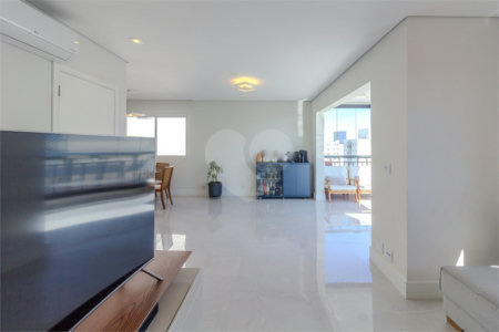 Apartamento à venda com 3 suítes em Vila Ipojuca, São Paulo, SP