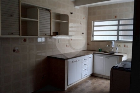 Sobrado à venda com 3 quartos em Jardim Odete, São Paulo, SP