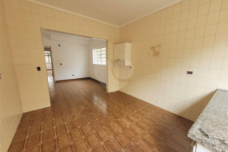 Casa à venda com 3 quartos, sendo 1 suíte, em Parque Maria Domitila, São Paulo, SP
