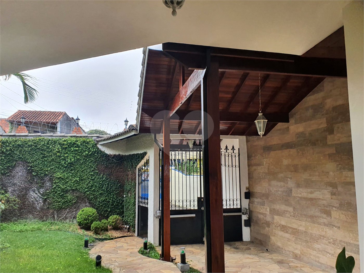 Casa à venda com 4 quartos, sendo 2 suítes,  em Mogi Moderno, Mogi das Cruzes, SP