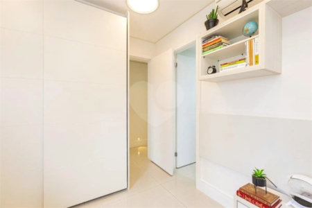 Apartamento à venda com 3 suítes em Vila Romana, São Paulo, SP