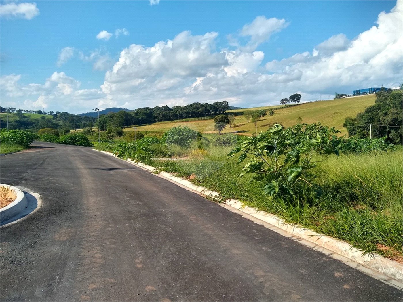 Terreno à venda em Laranja Azeda, Atibaia, SP