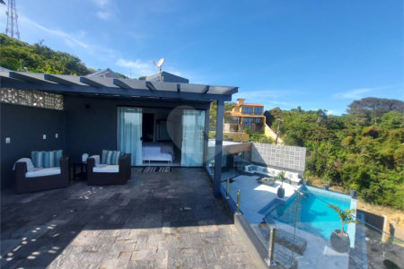 Casa à venda com 4 quartos, sendo 3 suítes, em Albatroz, Armação dos Búzios, RJ
