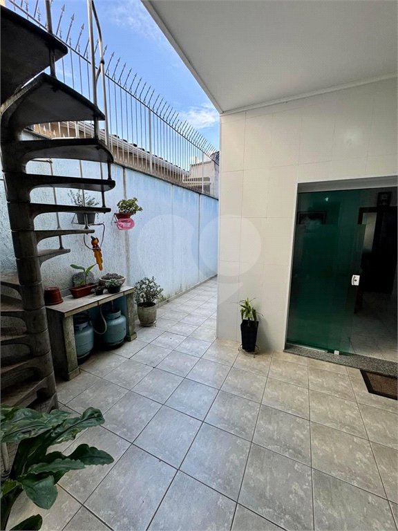 Sobrado à venda com 4 quartos, sendo 1 suíte,  em Vila Cleonice, São Paulo, SP