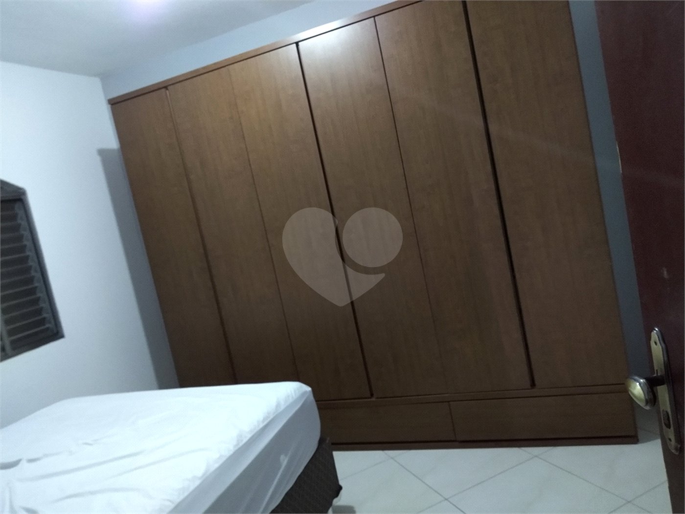 Sobrado à venda com 3 quartos, sendo 1 suíte,  em Residencial Rancho Grande, Itaquaquecetuba, SP