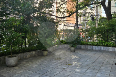 Apartamento à venda com 3 quartos, sendo 1 suíte,  em Itaim Bibi, São Paulo, SP