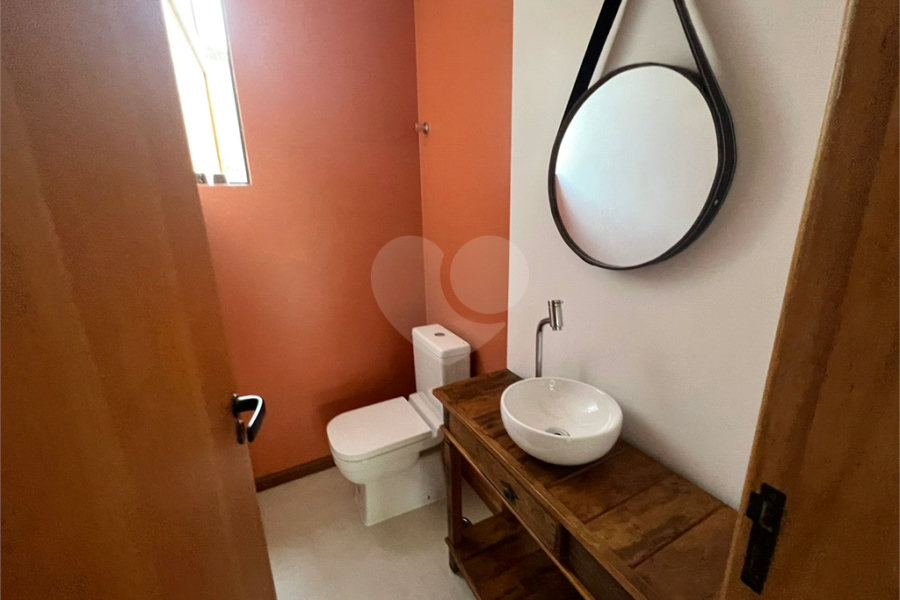 Sobrado à venda com 3 quartos, sendo 1 suíte,  em Serra da Cantareira, Mairiporã, SP