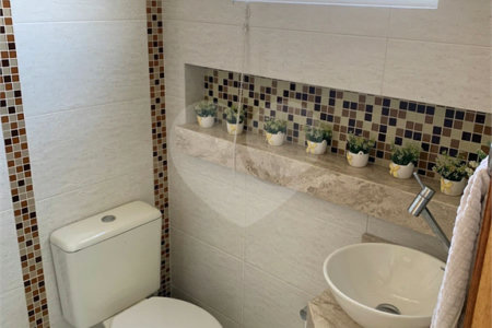 Casa à venda com 3 quartos, sendo 1 suíte,  em Vila Suissa, Mogi das Cruzes, SP