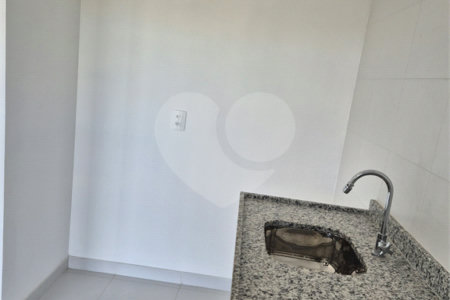 Apartamento à venda com 3 quartos, sendo 1 suíte, em Vila Anastácio, São Paulo, SP