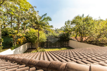 Sobrado à venda com 4 quartos, sendo 1 suíte,  em Jardim Marajoara, São Paulo, SP