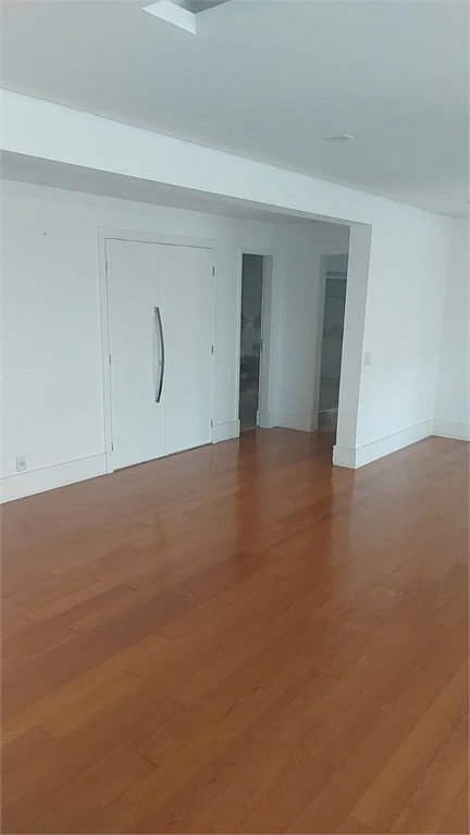 Apartamento à venda com 3 suítes em Vila Andrade, São Paulo, SP