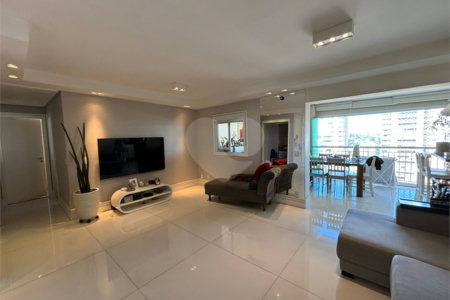 Apartamento à venda com 3 quartos, sendo 1 suíte,  em Santo Amaro, São Paulo, SP