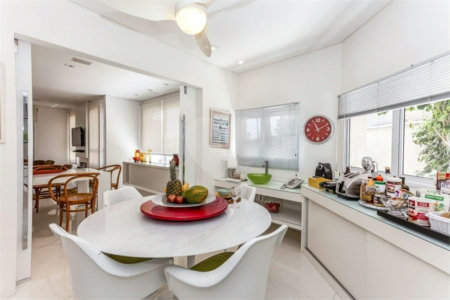 Casa à venda com 5 quartos, sendo 3 suítes, em Jardim Leonor, São Paulo, SP