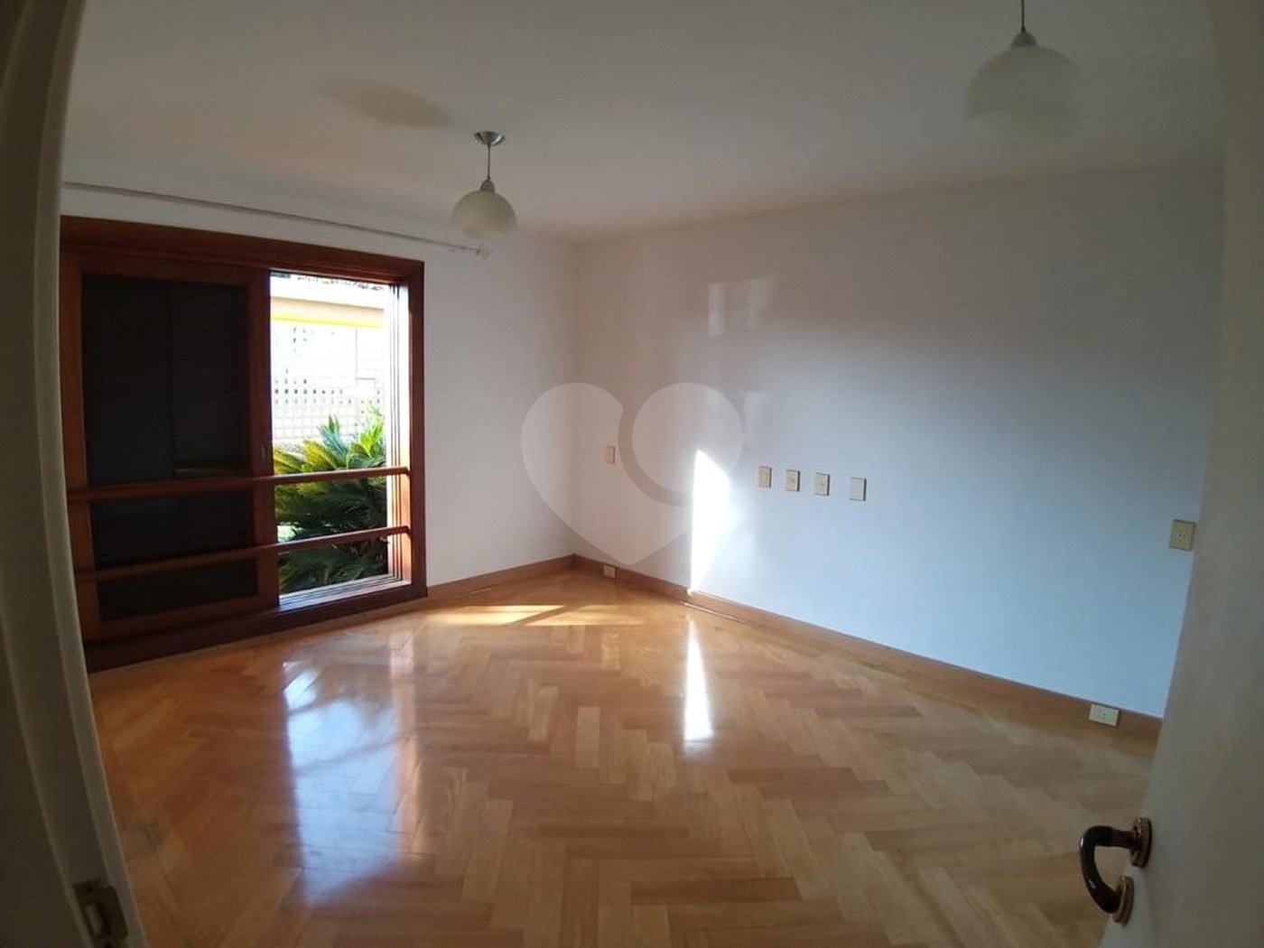 Casa à venda com 3 suítes em Nova Gardênia, Atibaia, SP
