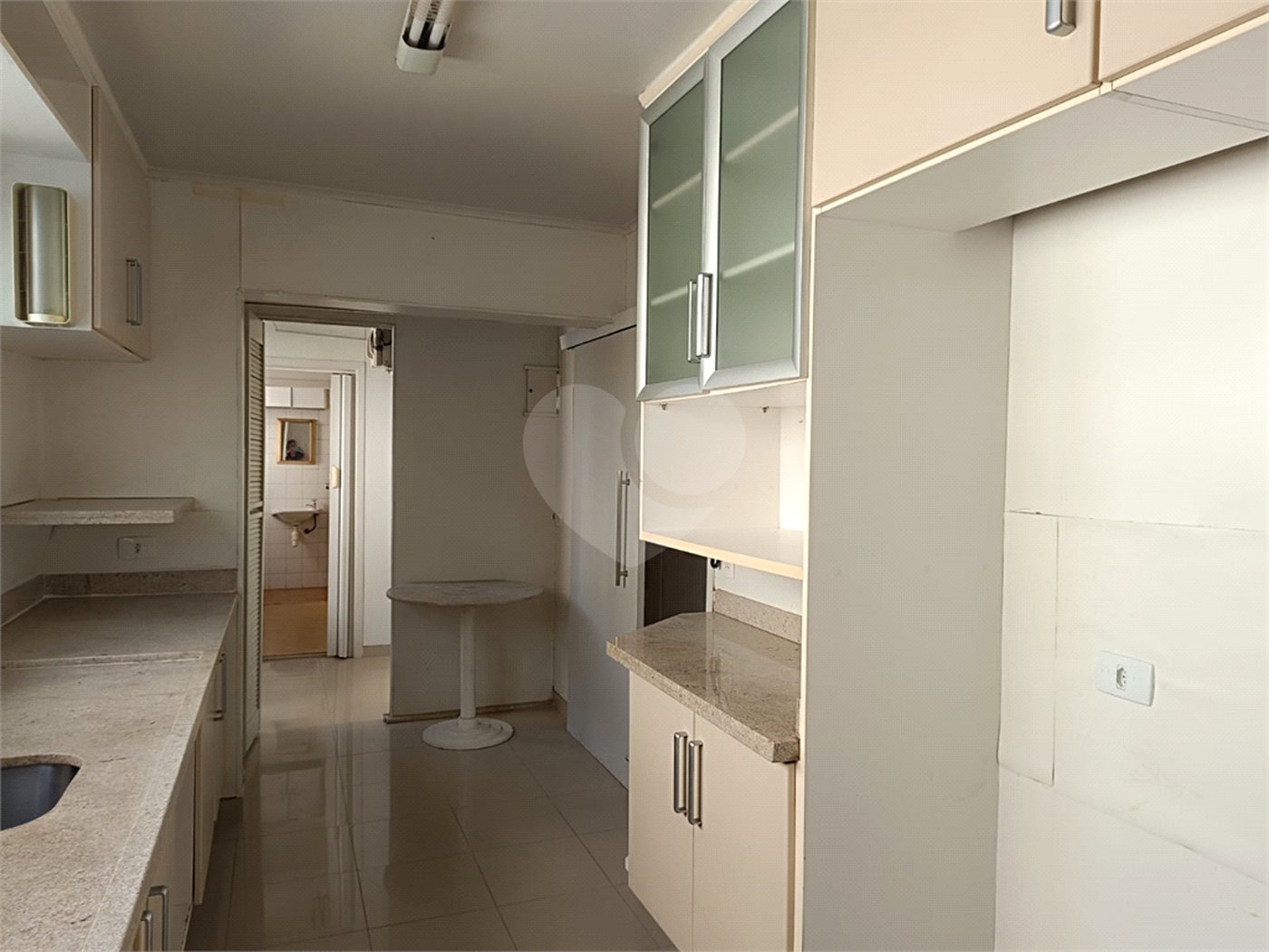 Apartamento à venda com 3 quartos, sendo 1 suíte, em Moema, São Paulo, SP