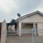Casa à venda com 3 quartos no Centro, Inocência, MS