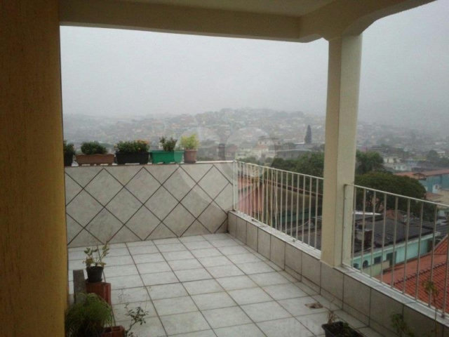 Sobrado à venda com 4 quartos, sendo 1 suíte, em Vila Nova Cachoeirinha, São Paulo, SP