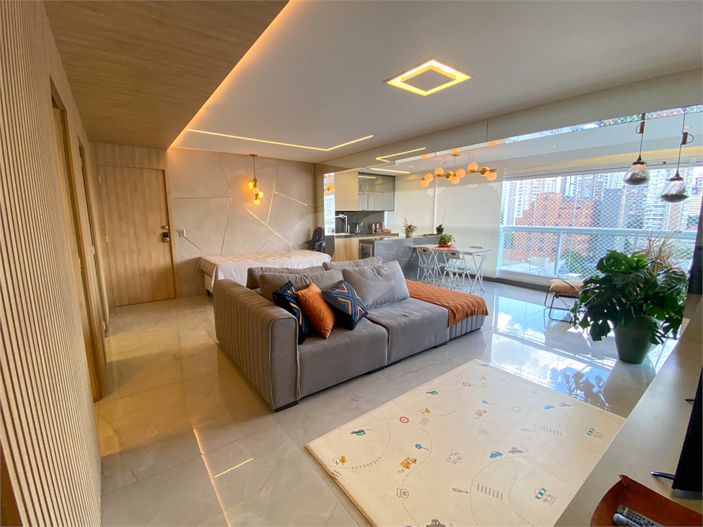 Apartamento à venda com 3 suítes em Vila Pompéia, São Paulo, SP
