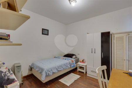 Sobrado à venda com 3 quartos, sendo 1 suíte,  em Alto da Boa Vista, São Paulo, SP