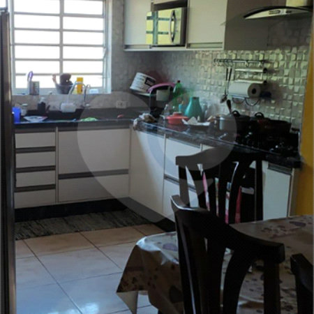 Chácara à venda com 3 quartos, sendo 1 suíte,  em Jardim Estância Brasil, Atibaia, SP