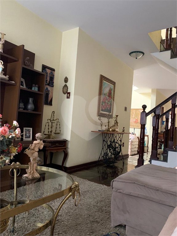 Casa à venda com 4 quartos, sendo 2 suítes,  em Mogi Moderno, Mogi das Cruzes, SP