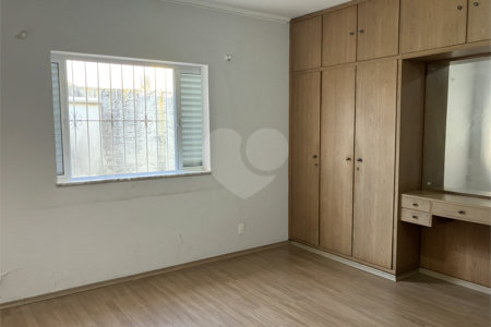 Casa Térrea à venda com 4 quartos, sendo 2 suítes, em Jardim Santa Rosália, Sorocaba, SP