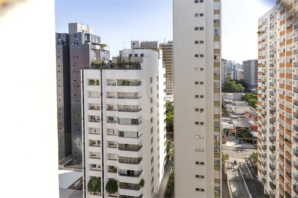 Apartamento à venda com 4 quartos, sendo 2 suítes, em Indianópolis, São Paulo, SP