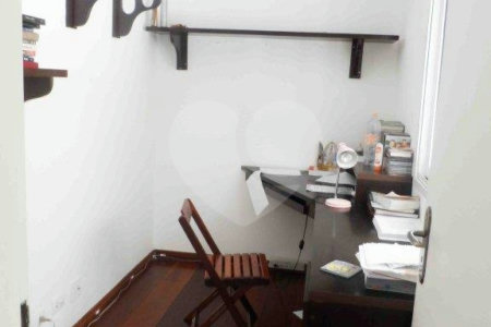 Sobrado à venda com 5 quartos, sendo 3 suítes, em Interlagos, São Paulo, SP