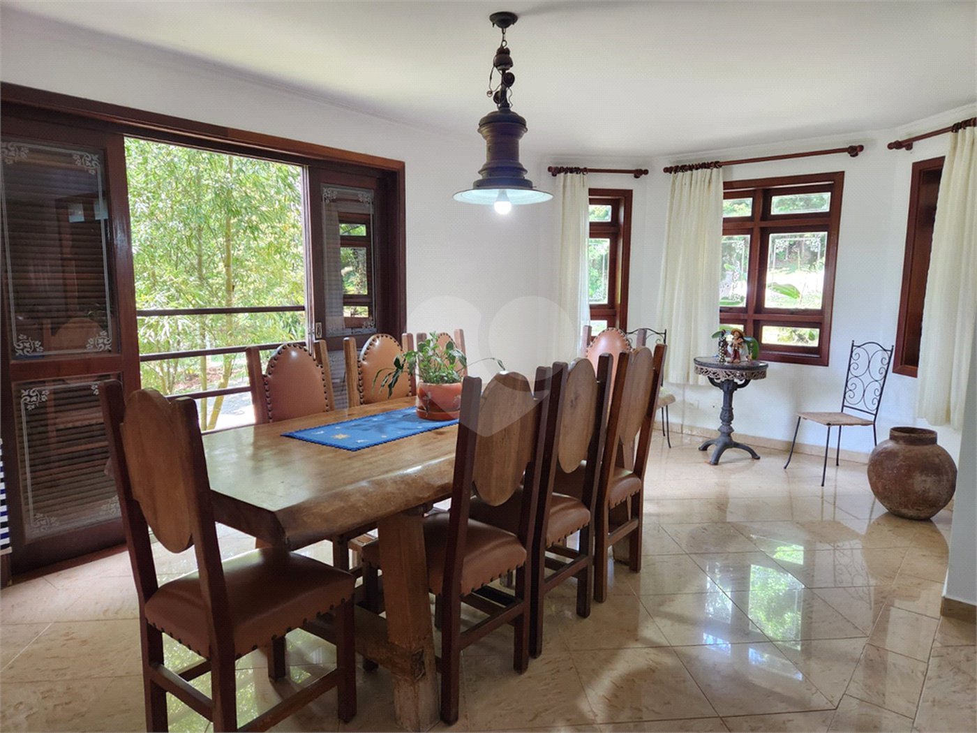 Casa à venda com 5 suítes no condomínio Suíça da Cantareira, Mairiporã - SP