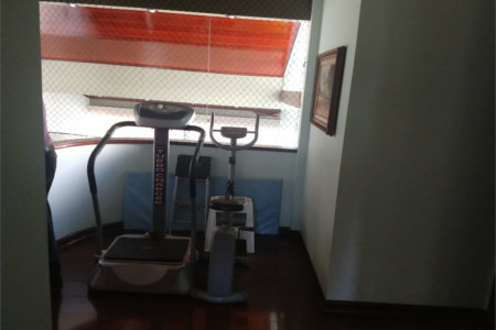 Sobrado à venda com 4 quartos, sendo 1 suíte,  em Parque dos Príncipes, São Paulo, SP