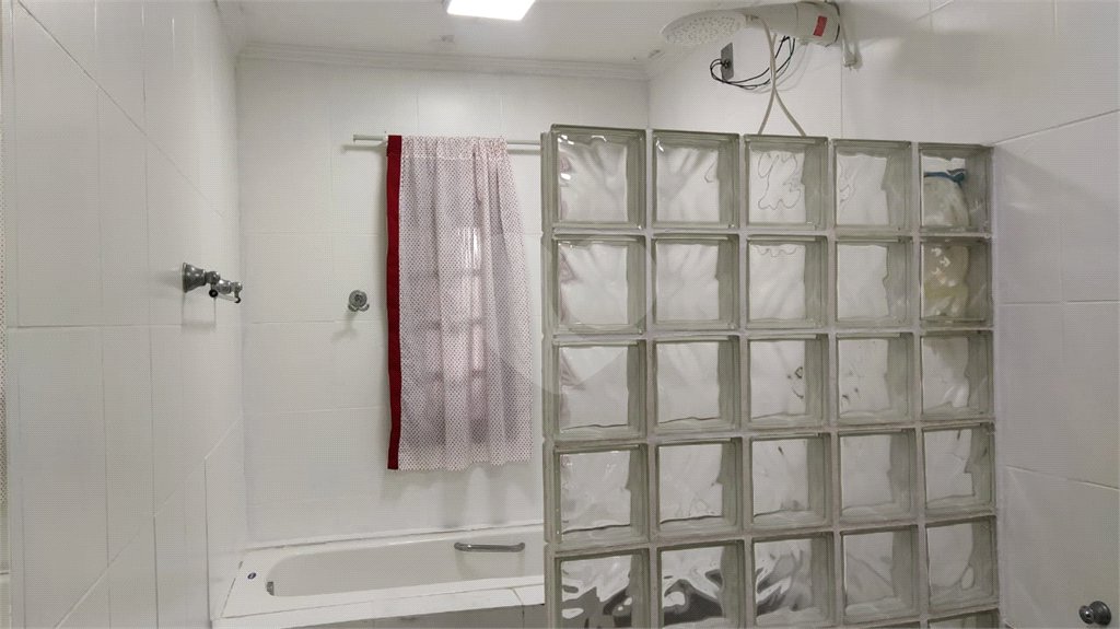 Sobrado à venda com 3 quartos, sendo 1 suíte, em Jardim Tabatinga, Guarulhos, SP
