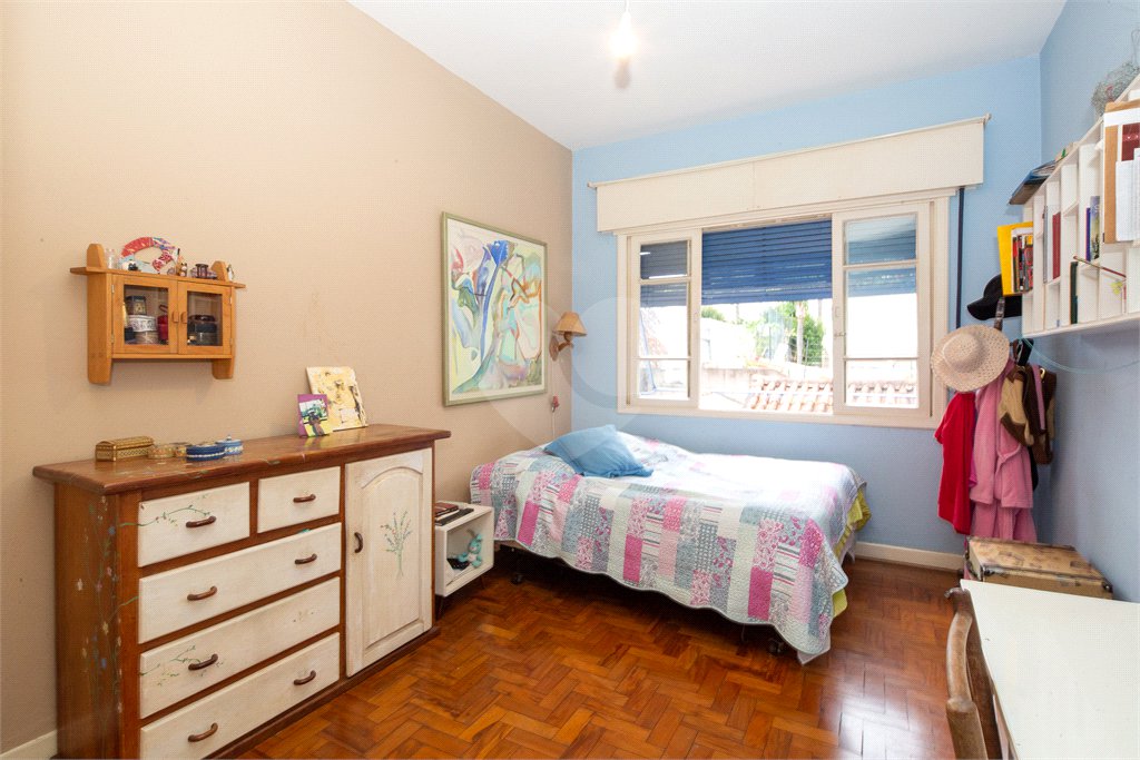 Casa à venda com 3 quartos, sendo 1 suíte, em Alto da Boa Vista, São Paulo, SP